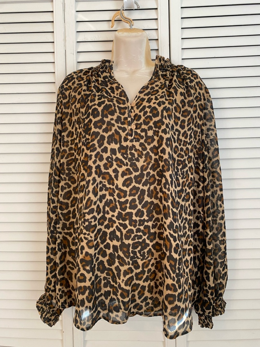 NWT Womens Leopard Chiffon Blouse 2XL Ruffle High Neck Long Sleeves Mobwife Chic
